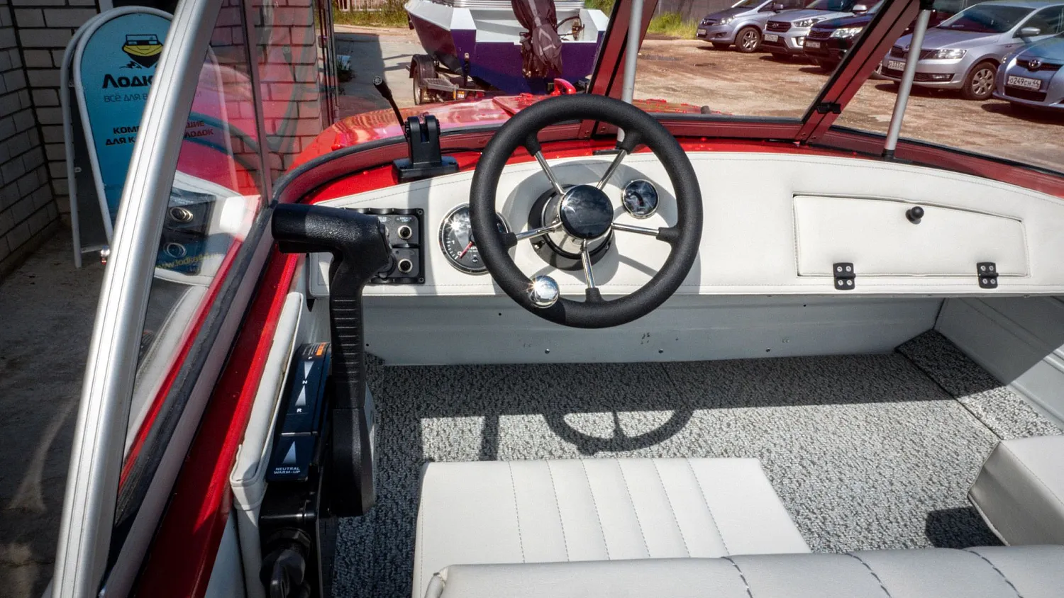 (2021) Обь 3 Ветровое стекло Элит с боковиной Классик, тент Ходовой, покраска в красный цвет