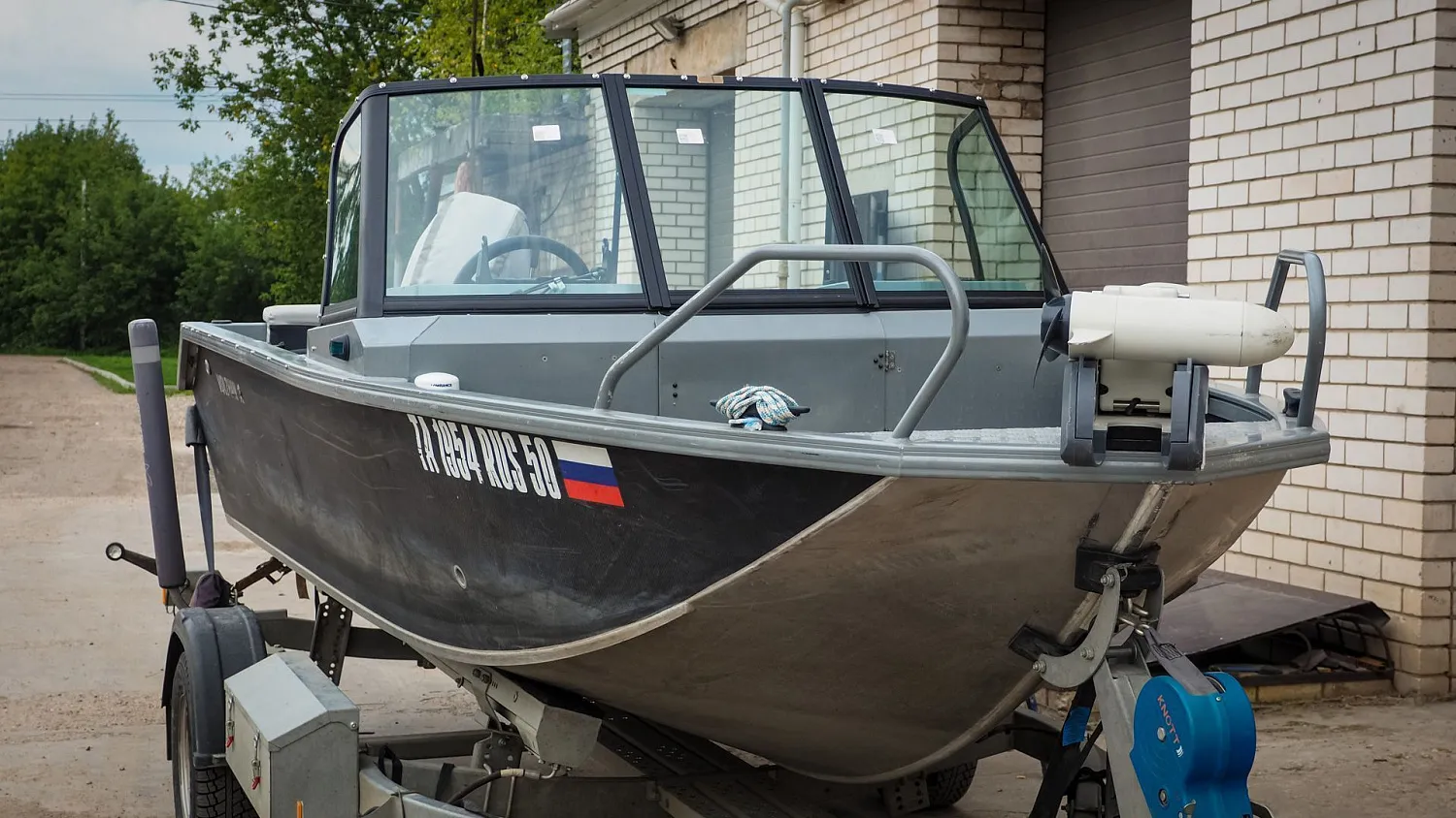 (2023) Волжанка 50 Фиш новое ветровое стекло AUTO XL и тенты