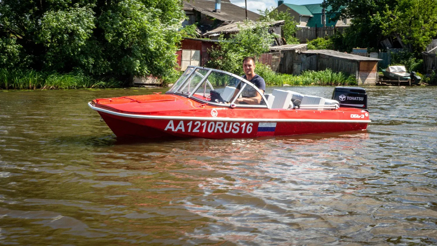 (2021) Обь 3 Ветровое стекло Элит с боковиной Классик, тент Ходовой, покраска в красный цвет