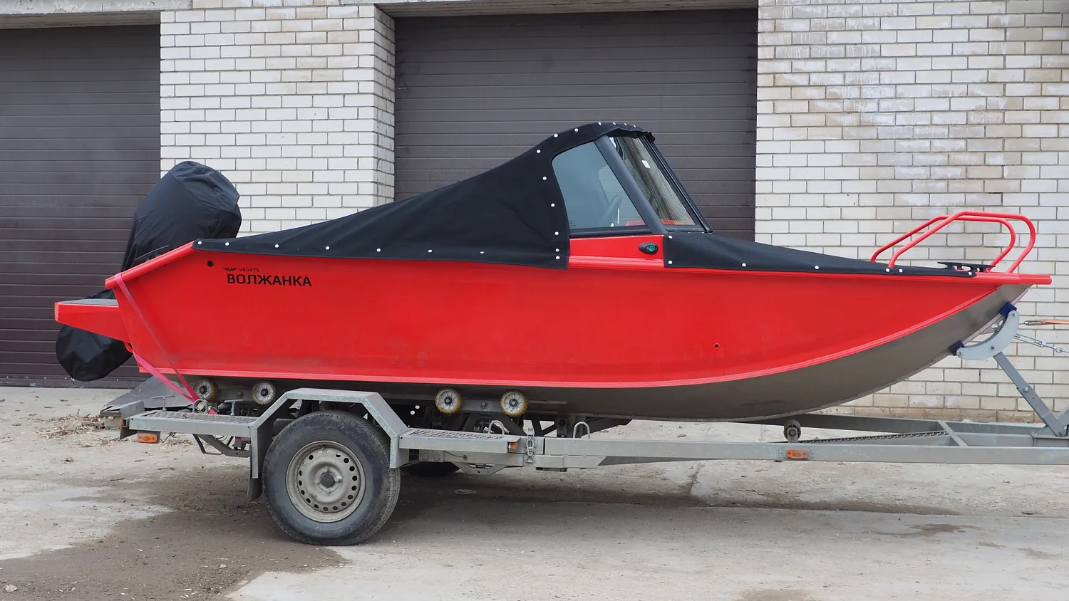(2024) Волжанка 46 Фиш AUTO XL красная