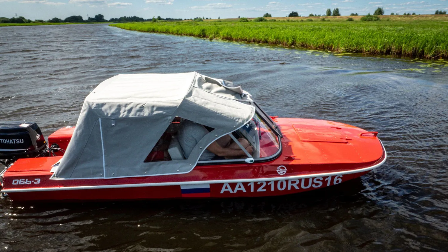 (2021) Обь 3 Ветровое стекло Элит с боковиной Классик, тент Ходовой, покраска в красный цвет