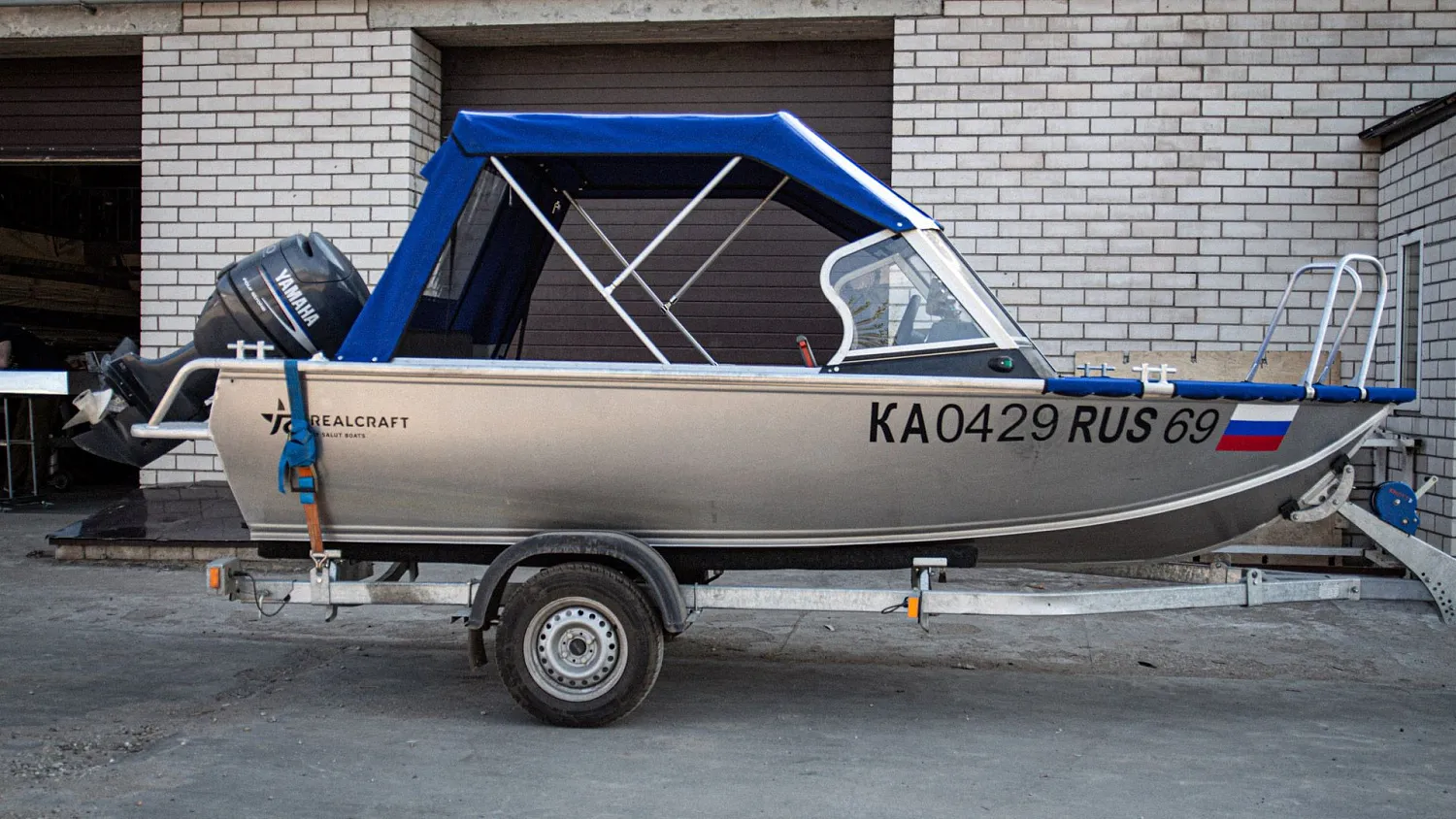 (2021) RealCraft 440 Тент ходовой на заводское стекло