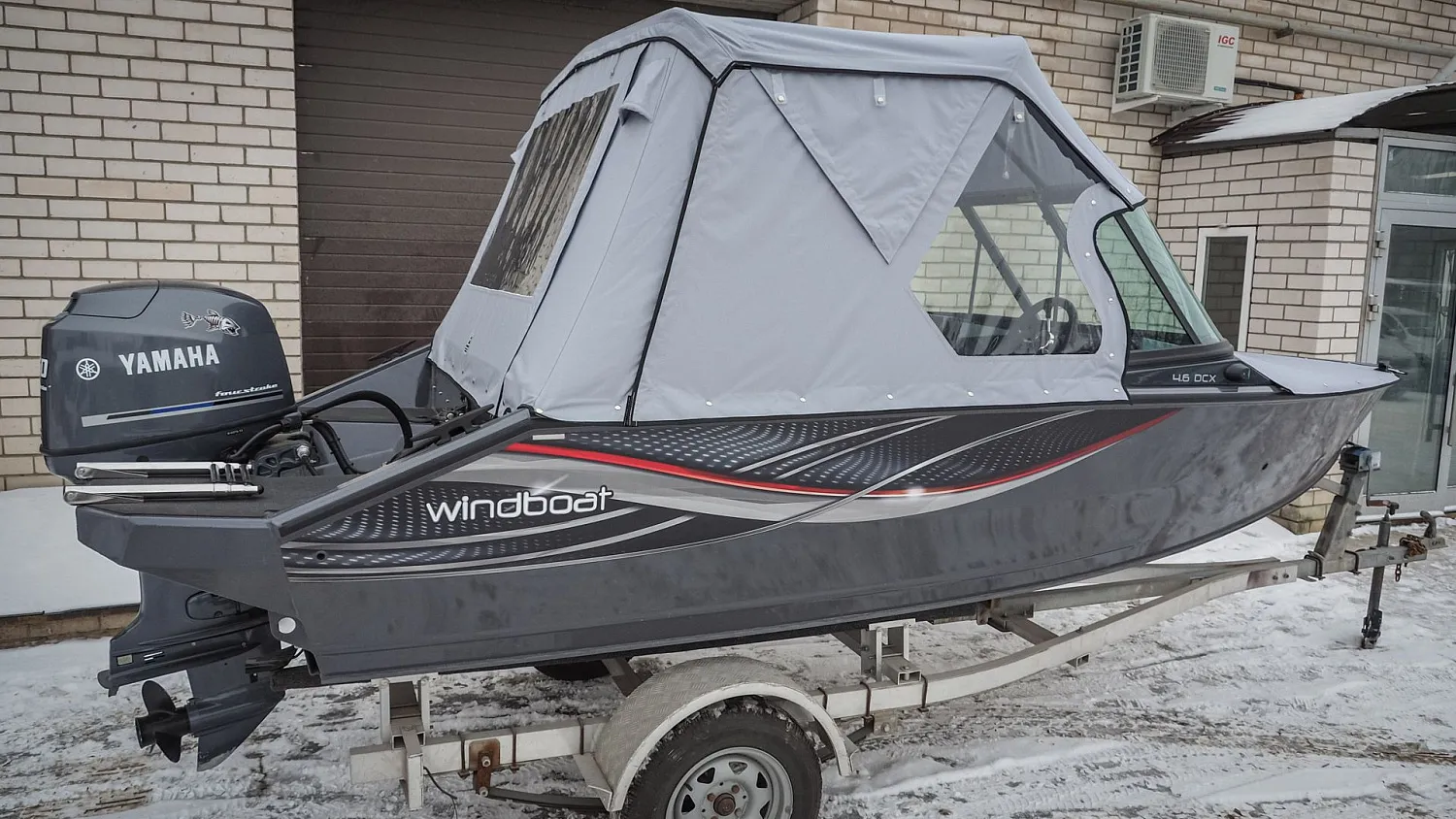 (2022) Windboat 4.6 DCX Ходовой тент на заводское ветровое стекло Стояночный и Носовой тенты