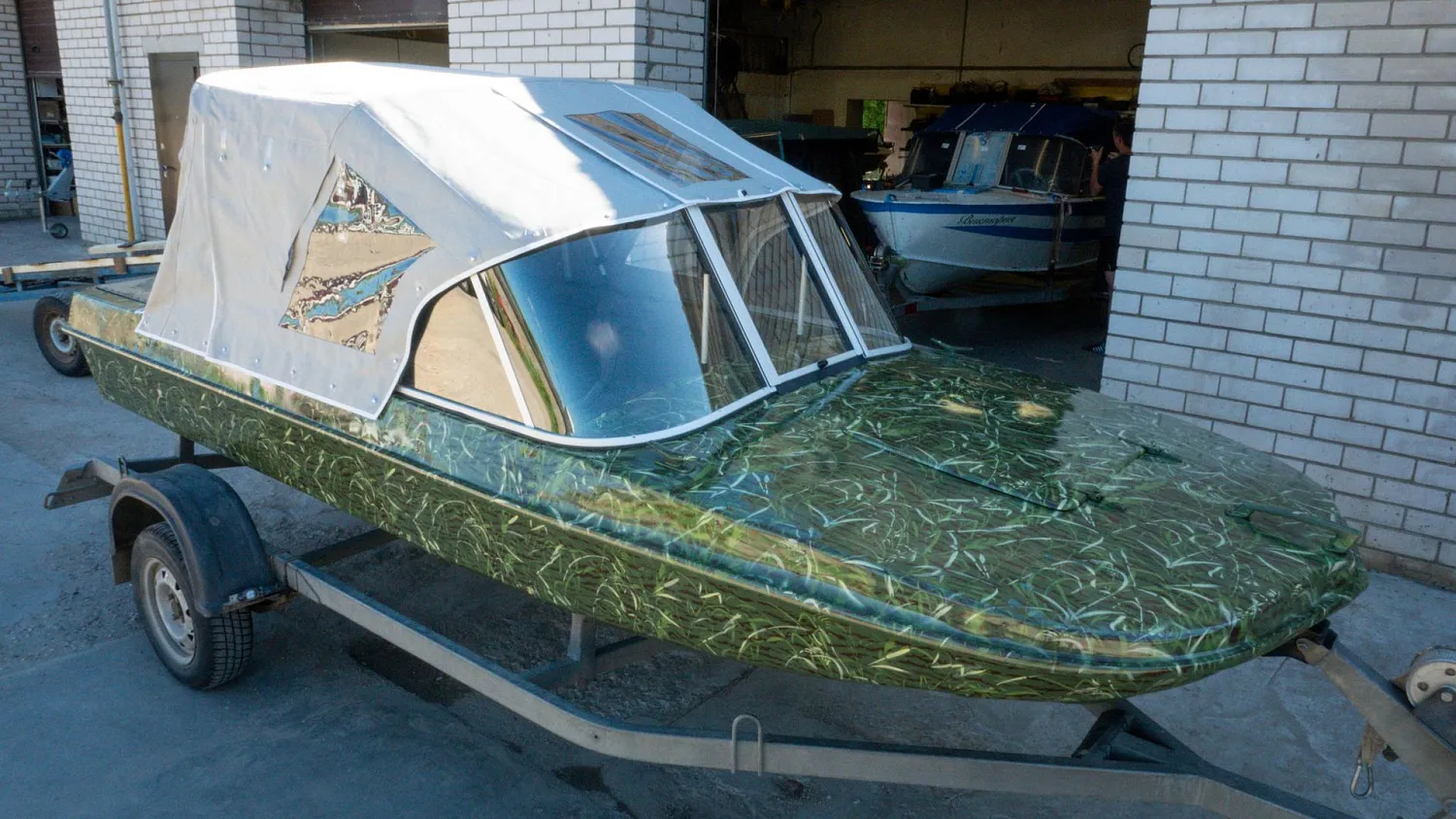 (2022) Обь 3 Ветровое стекло Комфорт с боковиной Классик, покраска в зеленый камуфляж