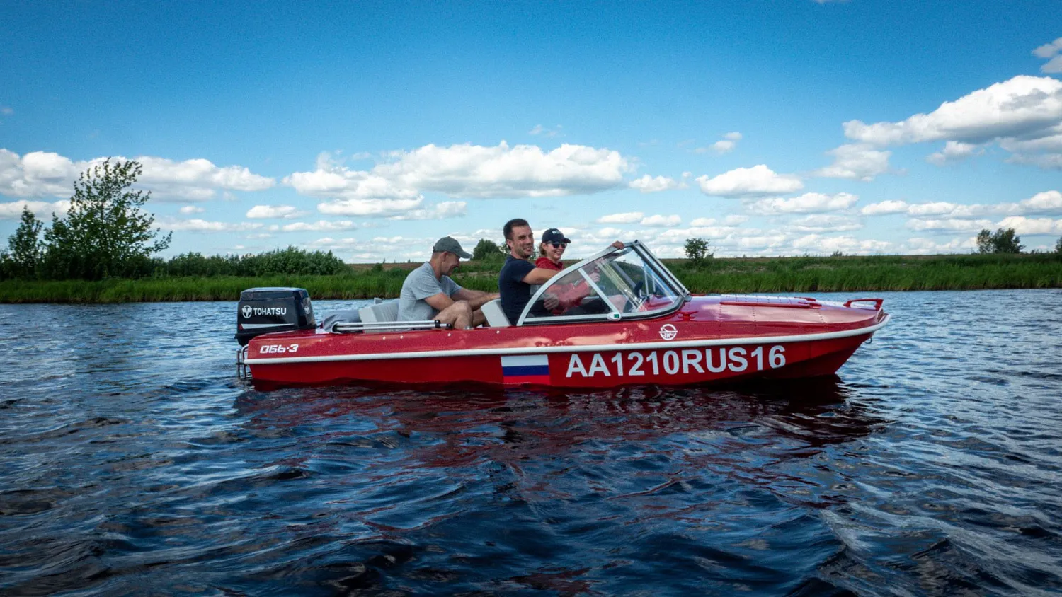 (2021) Обь 3 Ветровое стекло Элит с боковиной Классик, тент Ходовой, покраска в красный цвет