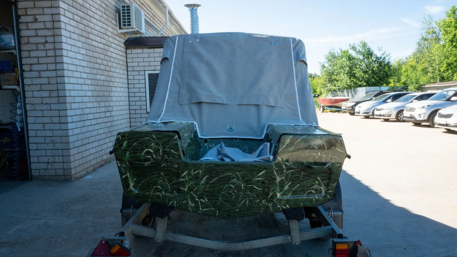 (2022) Обь 3 Ветровое стекло Комфорт с боковиной Классик, покраска в зеленый камуфляж