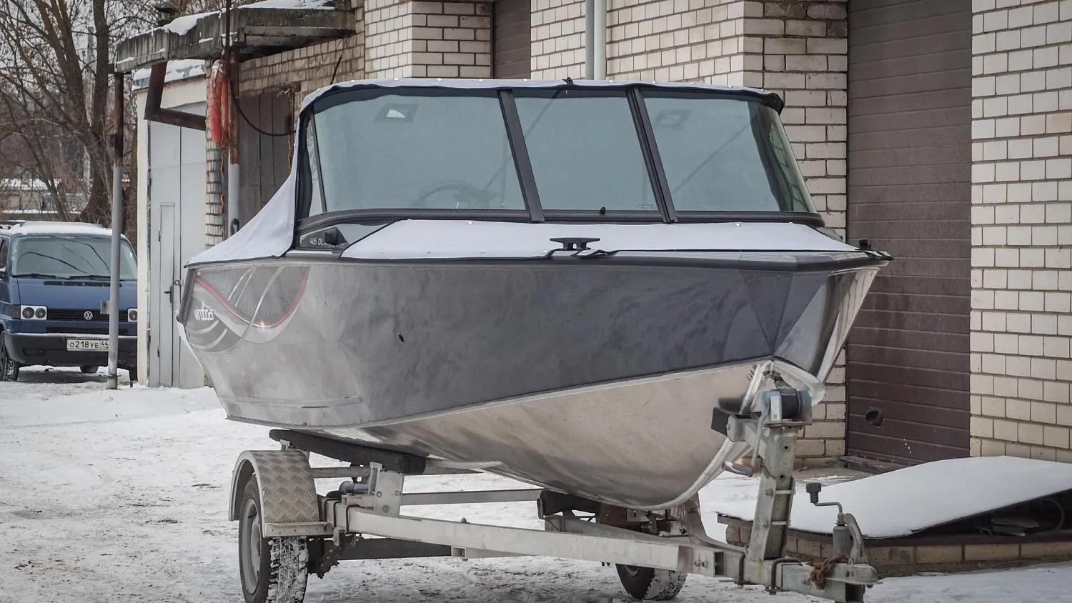 (2022) Windboat 4.6 DCX Ходовой тент на заводское ветровое стекло Стояночный и Носовой тенты