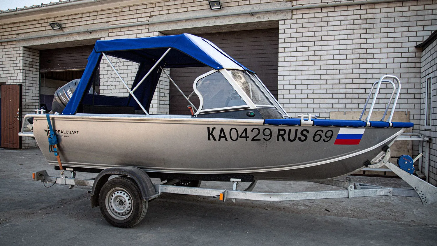 (2021) RealCraft 440 Тент ходовой на заводское стекло