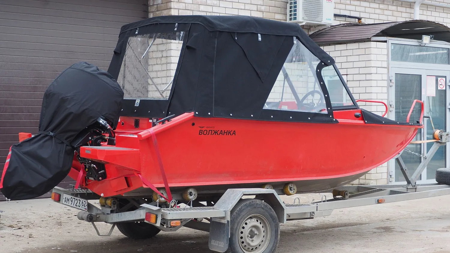 (2024) Волжанка 46 Фиш AUTO XL красная