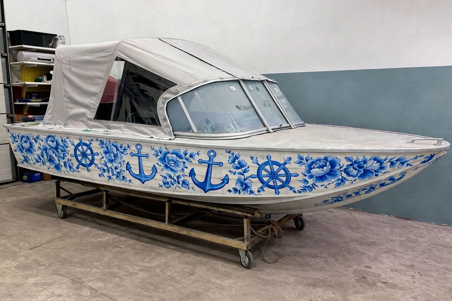 (2025) Ходовой тент для лодки Южанка 2 с ветровым стеклом модели "Элит" и укороченной боковиной "Фиш"!