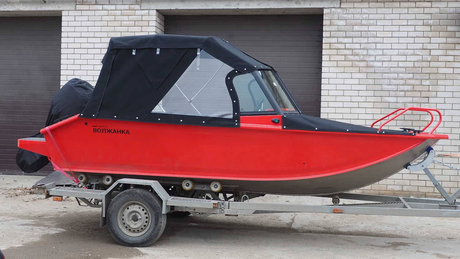 (2024) Волжанка 46 Фиш AUTO XL красная