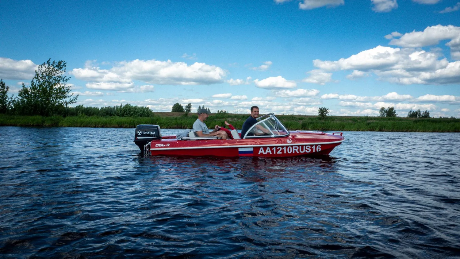 (2021) Обь 3 Ветровое стекло Элит с боковиной Классик, тент Ходовой, покраска в красный цвет