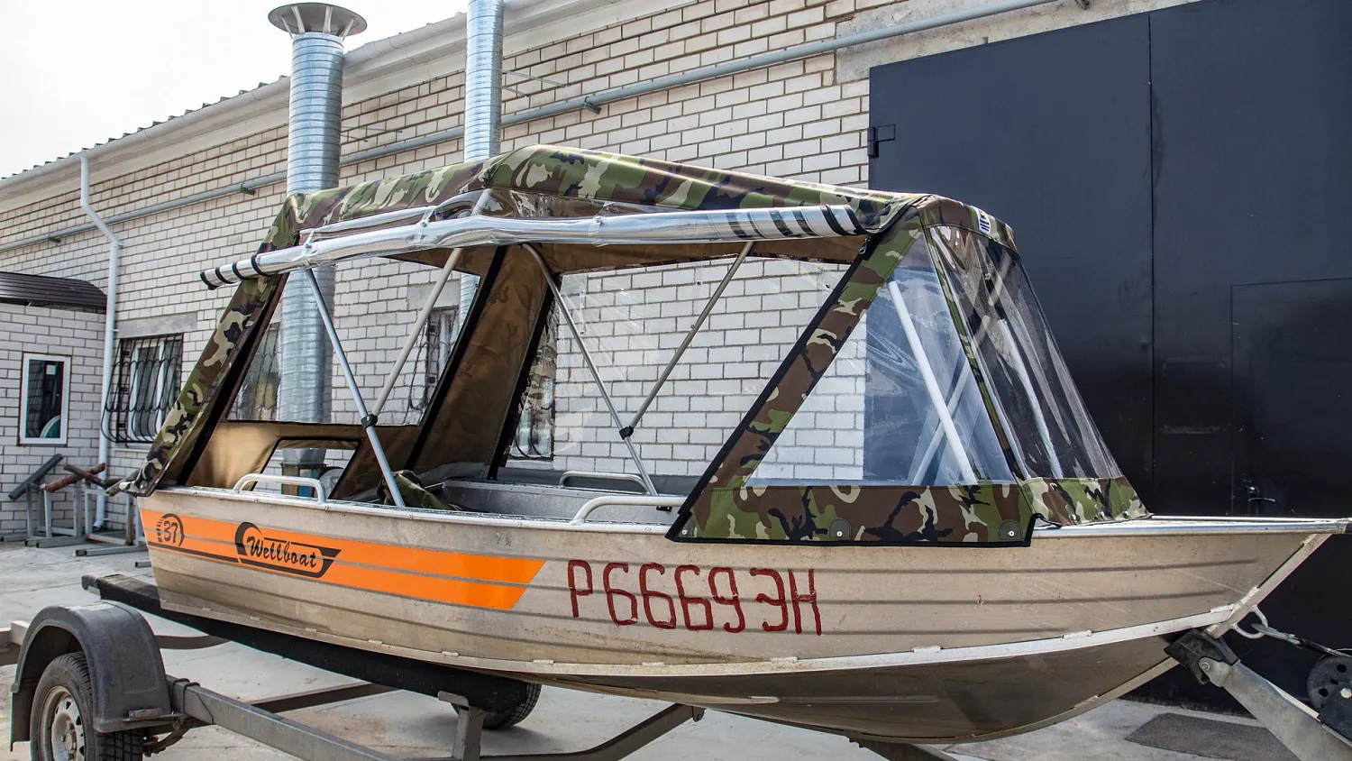 (2018) Wellboat 37 Ходовой тент