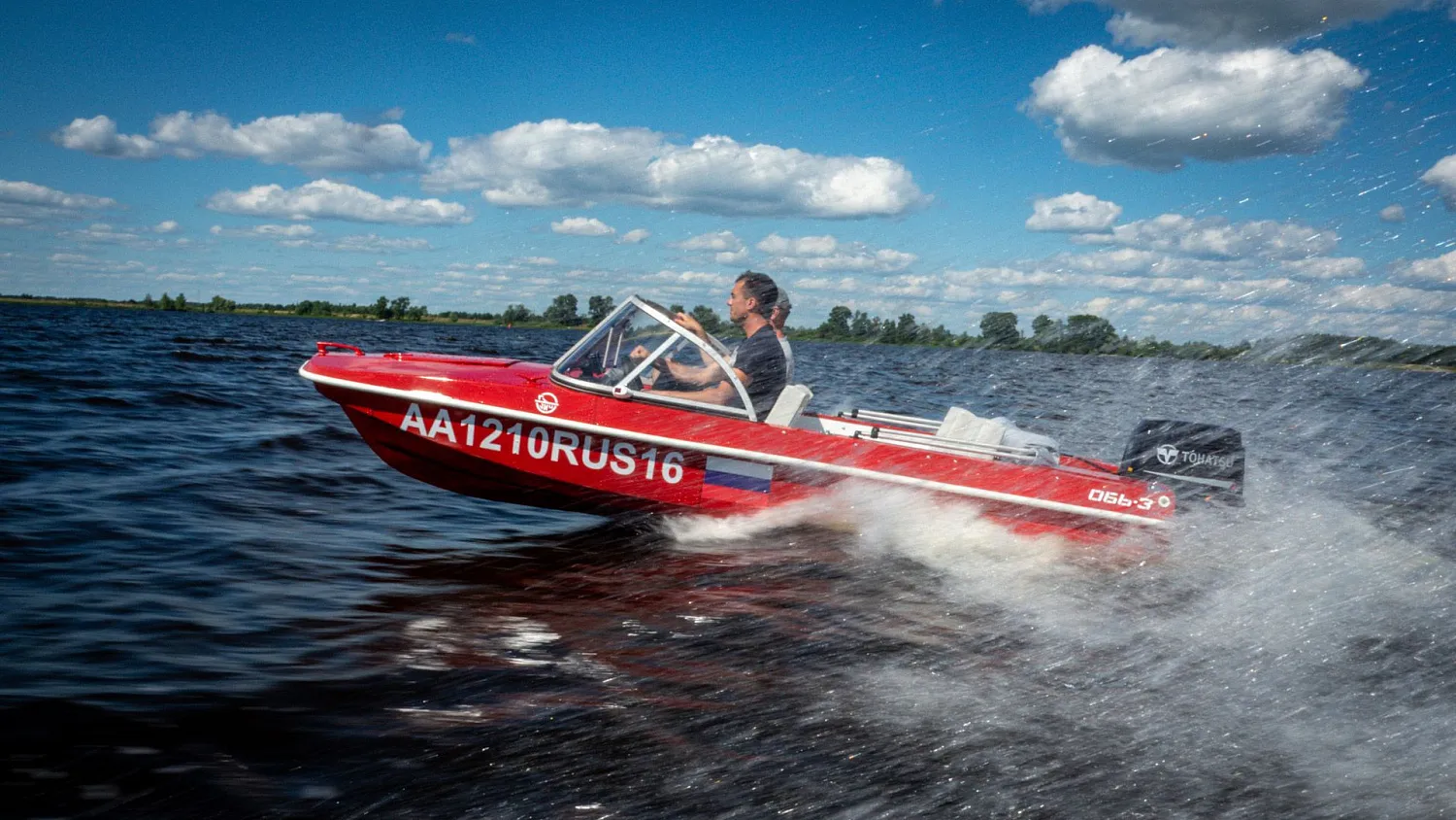 (2021) Обь 3 Ветровое стекло Элит с боковиной Классик, тент Ходовой, покраска в красный цвет