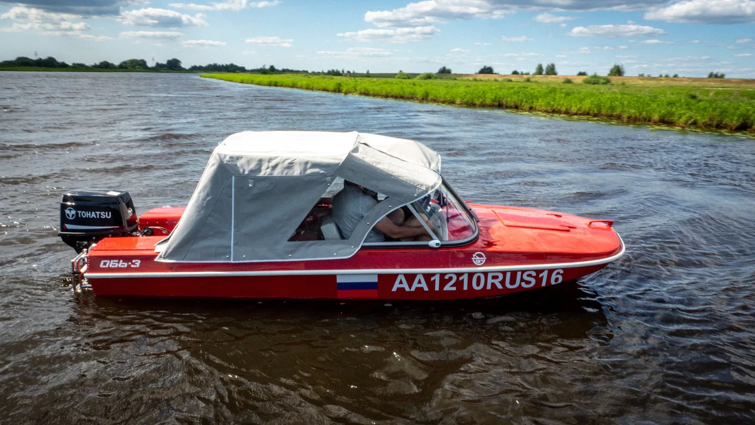 (2021) Обь 3 Ветровое стекло Элит с боковиной Классик, тент Ходовой, покраска в красный цвет