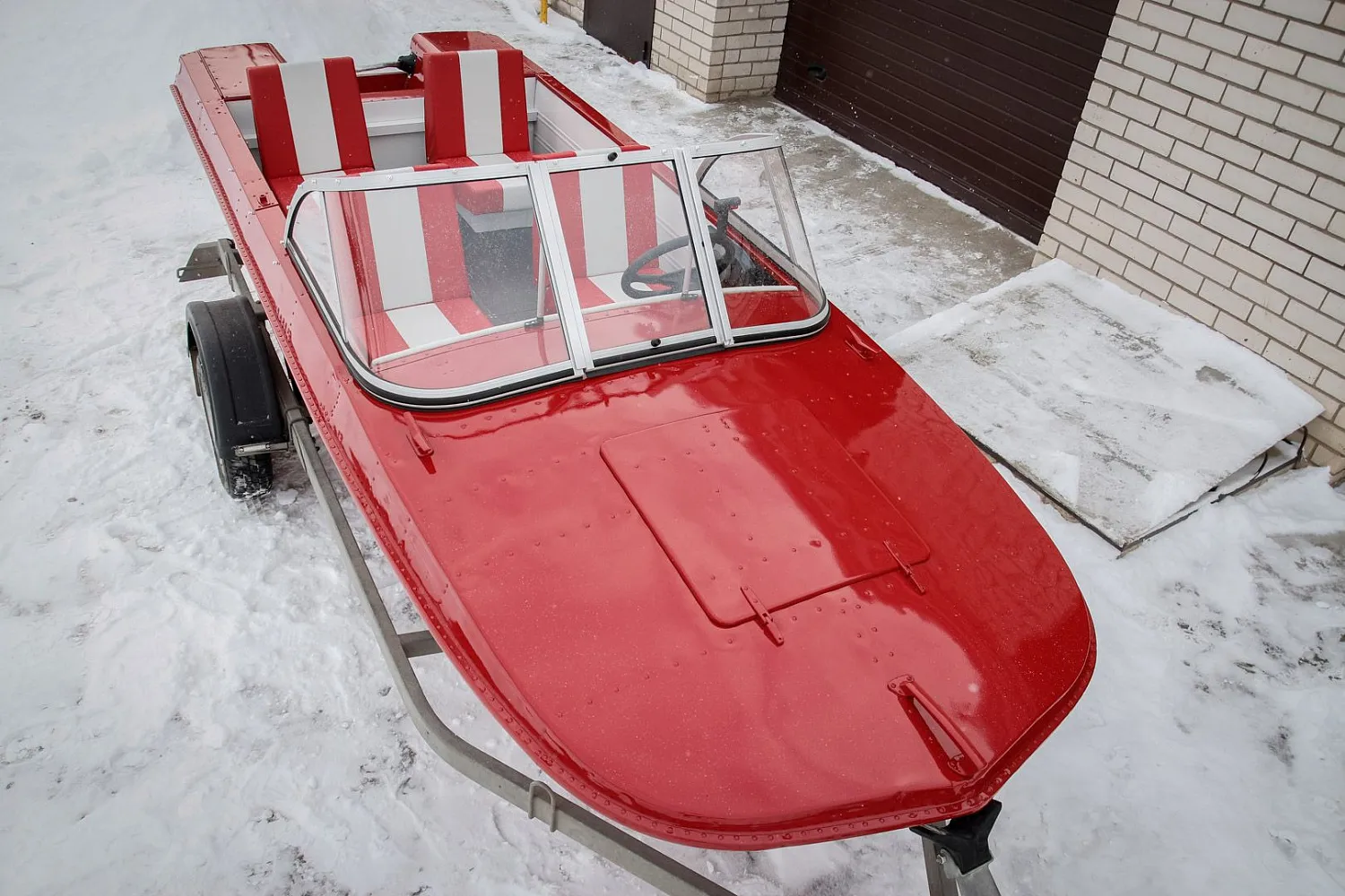 (2018) Обь 3 Ветровое стекло Элит с боковиной Классик, тент Стояночный, покраска в Красный