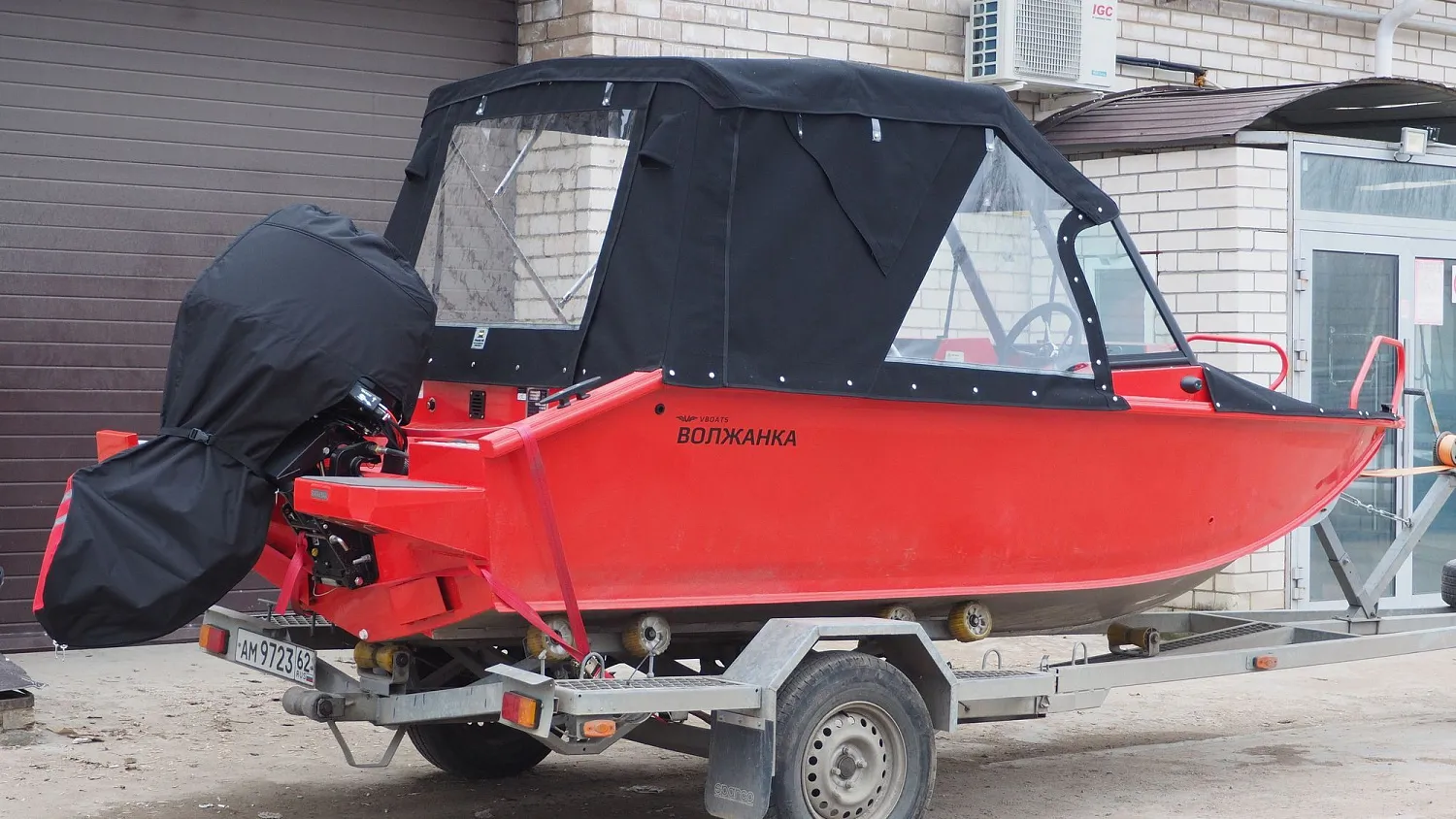 (2024) Волжанка 46 Фиш AUTO XL красная