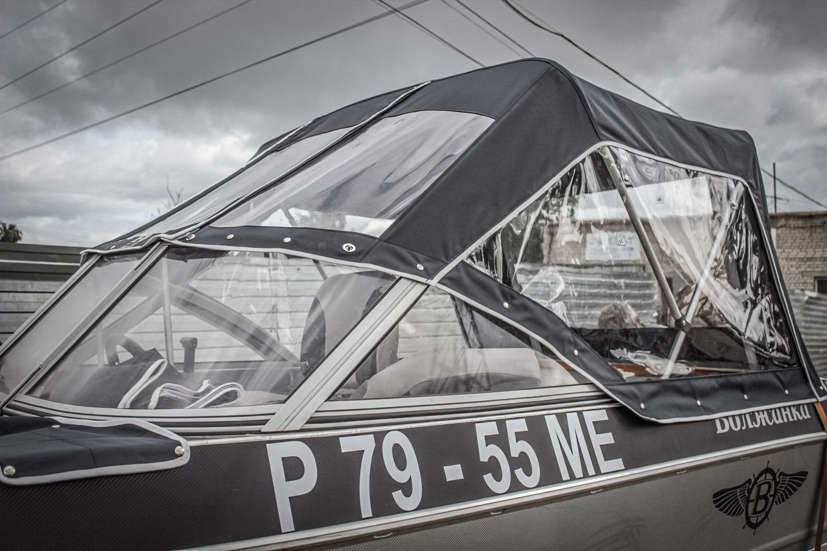 (2015) Волжанка 47 Фиш Заводское ветровое стекло, Тент ходовой, транспортировочный, стояночный
