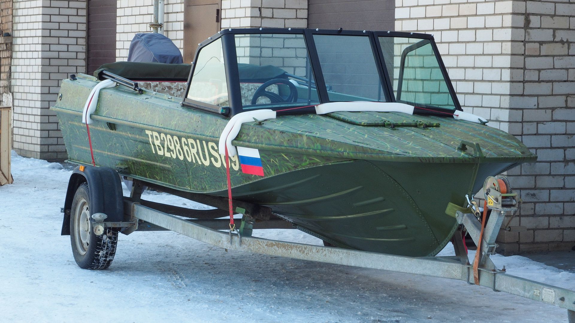 (2022) Казанка 5М2 Ветровое стекло Auto с боковиной Классик зеленый камуфляж