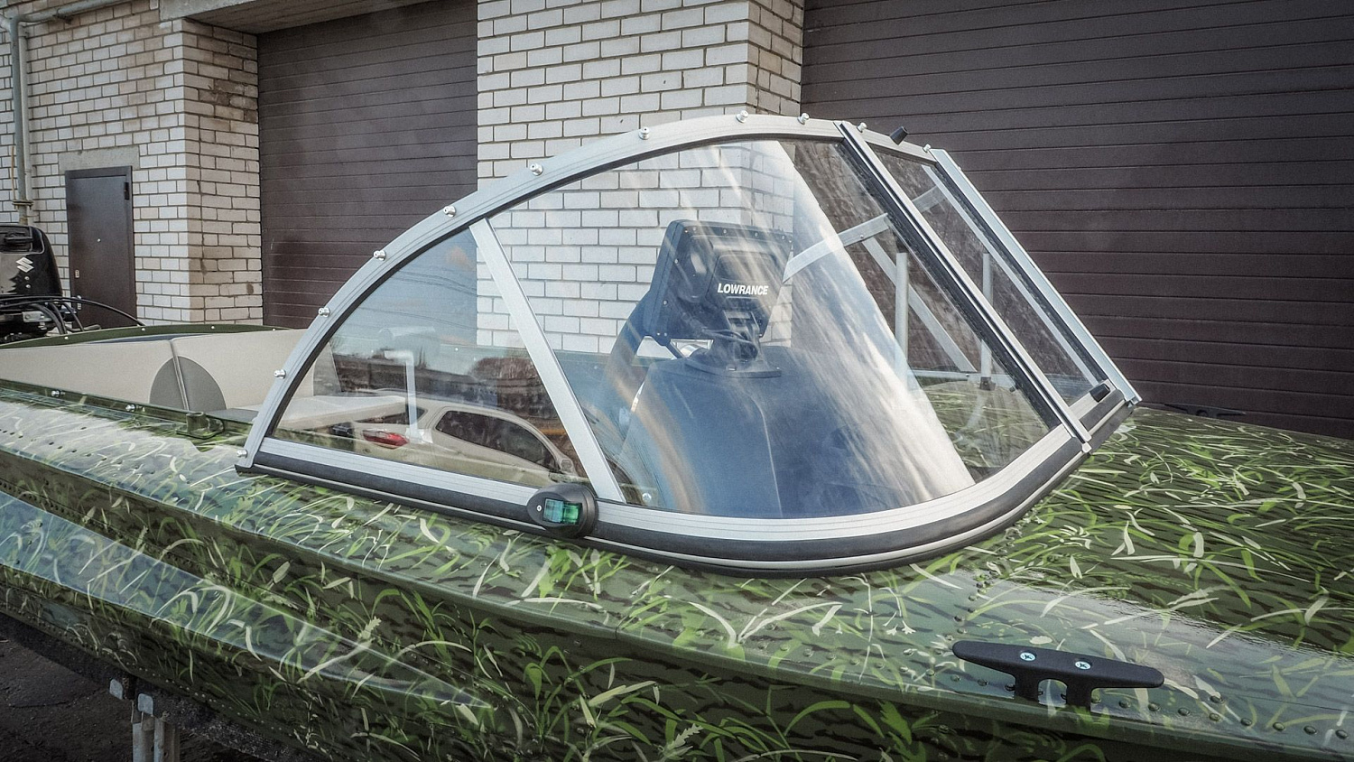 (2022) Обь 1 (ГАЗИСО) Ветровое стекло Элит с боковиной Классик, покраска в зеленый камуфляж