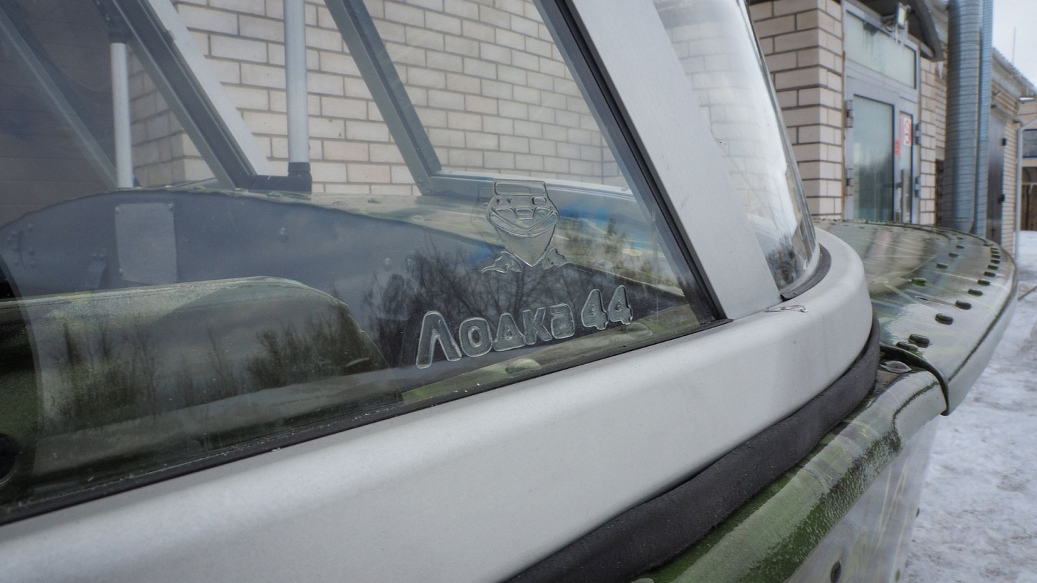 (2022) Казанка М Ветровое стекло Комфорт с боковиной Классик, тент ходовой и покраска в камуфляж