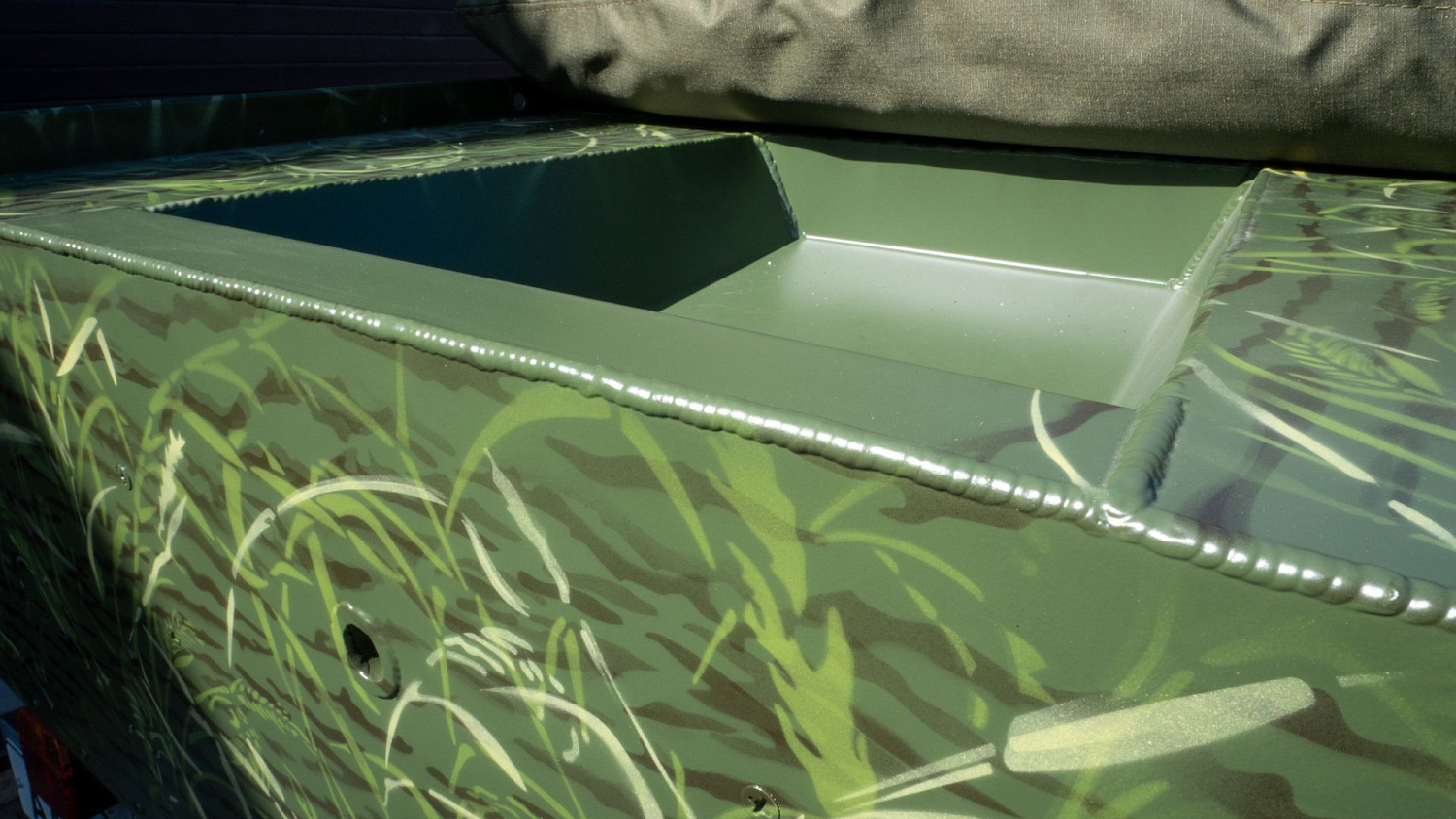 (2022) Казанка М Ветровое стекло Элит с боковиной Классик покраска в зеленый камуфляж