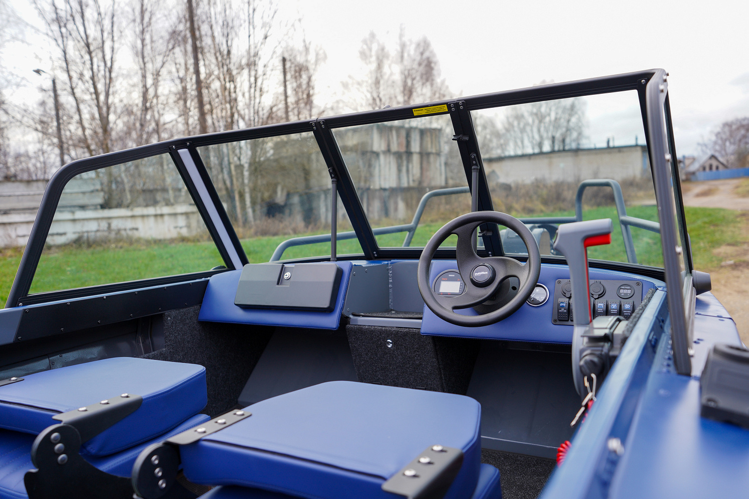 (2024) Казанка 5М3 ветровое стекло Auto темно-серый и синий
