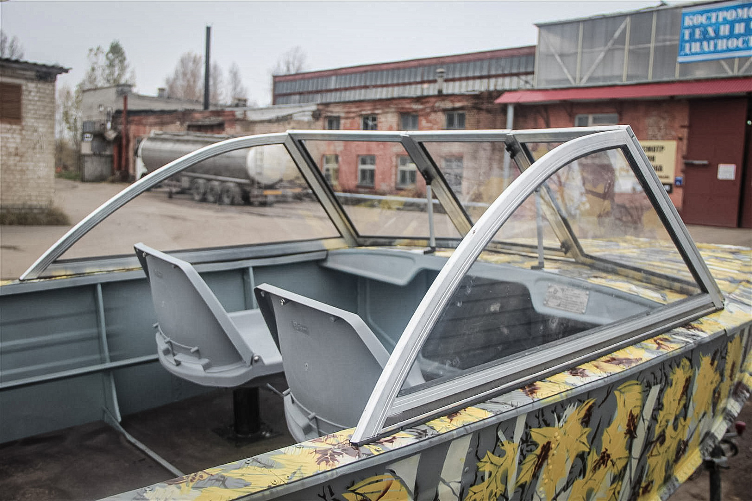(2013) Модернизация стекла и покраска лодки «Воронеж»